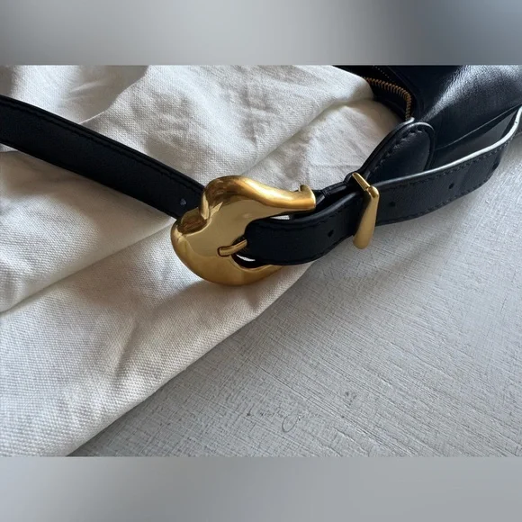 Cuyana Oversized Celestia Bag in Navy Blue - Picture 5 of 16